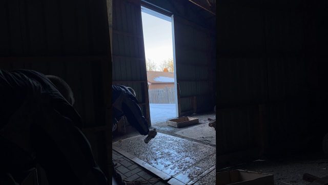 Video by Alysha Bauer Spray painting tabs for pop tab jacket/vest. Part 2